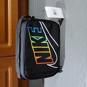 NWT: NIKE Logo Graphic Insulated Lunch Box